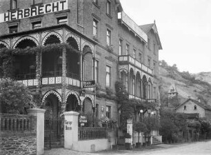 Seitenansicht vom Hotel Herbrecht in Bacharach