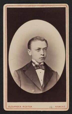 Porträt Oskar Nosske : Foto-/Bildersammlung Stenografische Sammlung. Porträt Oskar Nosske. Photographie. Carte de visite (um 1885; A. Richter). Dresden: SLUB P a 0434