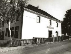 Nentmannsdorf. Alte Schule (Kindergarten) Nummer 17