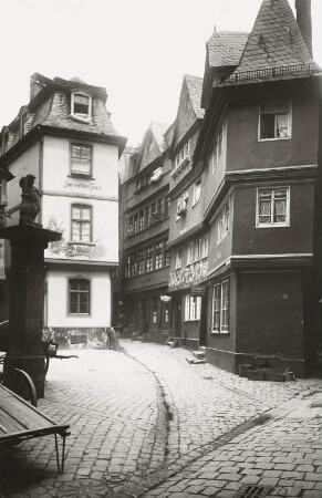 Frankfurt am Main, Fünffingerplätzchen : Frankfurt am Main. Fünffingerplätzchen. Blick zum Goldhutgäßchen mit Haus "Zur wilden Frau"
