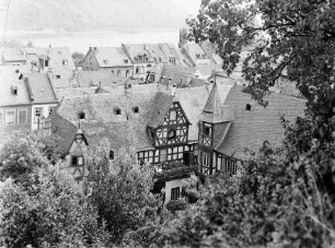 Blick von der Wernerkapelle auf Hotel Posthof und Umgebung in Bacharach