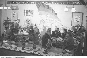 Dresden, Bodenbacher Straße. "Aufklärungslokal" der Nationalen Front (NF), 1951