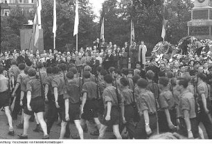 Dresden. Tag der Internationalen Brigaden. Treffen ehemaliger Spanienkämpfer, Juli 1952