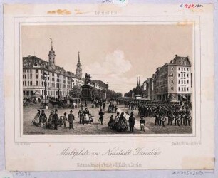 Dresden, der Neustädter Markt nach Norden, Blick von der Brücke an der Neustädter Wache (Blockhaus) auf das Reiterstandbild August des Starken (Goldener Reiter), das Neustädter Rathaus und die Hauptstraße