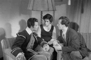 Gérard Philipe und Christiane Minazzoli aus "Ruy Blas" : "Ruy Blas" von Victor Hugo mit Gérard Philipe und Christiane Minazzoli. Gastspiel des Théatre National Populaire Paris in der Volksbühne Berlin, 03.1955