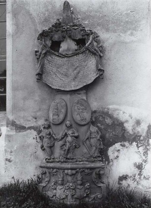 Grabdenkmal auf dem Friedhof in Stolpen