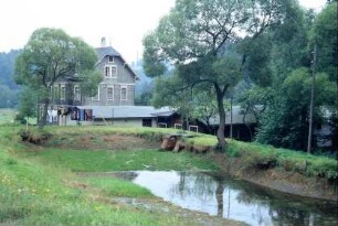 Mühlengrund mit Teich am Ortsausgang Richtung Böhlen