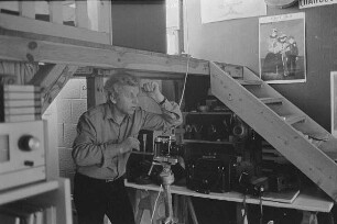 Markkleeberg, Schillerplatz 3. Günter Rössler in seinem Atelier