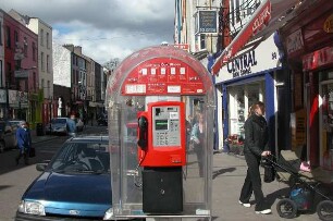 Cork - Kartentelefon : Kartentelefon im Stadtzentrum von Cork, aufgenommen am 23. März 2004