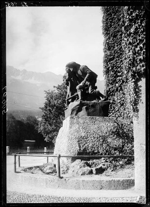 Österreich, Innsbruck. Denkmal Anno 9 vor der Ottoburg