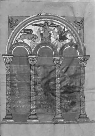 Evangeliar — Kanontafel mit Architektur und drei Evangelistensymbolen, Folio 5recto