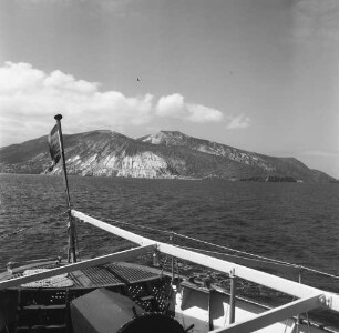 Überfahrt nach Stromboli. Blick auf Lipari vom Schiff aus