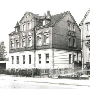 Colditz, Bahnhofstraße 38. Wohnhaus (L. V. 19. Jh.). Straßenansicht