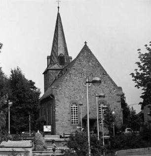 Sulzbach, Platz an der Linde 6