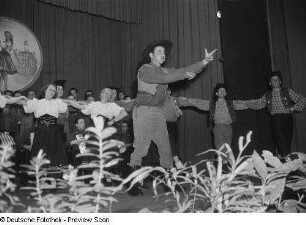 Aufführung eines Volkstanzes