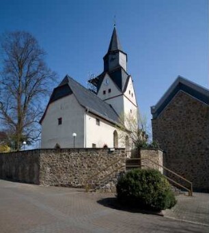 Ev. Kirche; Heuchelheim, Kirchstraße 6, Kirchstraße 8