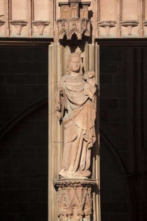 Südportal — Trumeaufigur: Maria mit Christusknaben