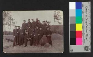 Gruppenfoto Mannschaft und Offiziere