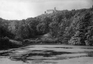Eisenach. Blick zur Wartburg : Eisenach. Wartburg. Gesamtansicht über den Hainteich nach Westen