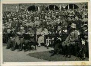 Hindenburg, Hitler und Göring bei der Gedenkfeier zur Tannenberg-Schlacht am Tannenberg-Denkmal