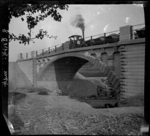 Bau der Eisenbahnbrücke bei Stahringen