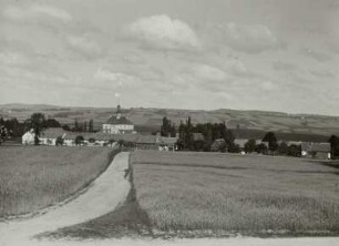 Schloss : Gießmannsdorf, Ortsansicht mit Schloss