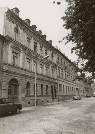 Markneukirchen, Wohnhaus mit Laden : Markneukirchen (Vogtlandkreis), Wohnhaus mit Laden, Oberer Markt 13, um 1890, Straßenansicht