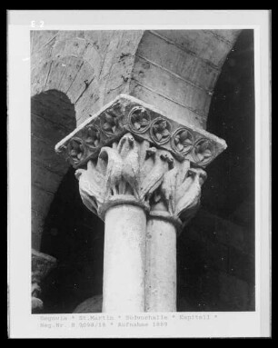 Romanische Kapitelle — Vögel mit Blumenornament