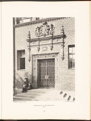 Gemeindeschule in der Grenzstraße, Berlin: Ansicht Portal (aus: Neubauten der Stadt Berlin, Bd. I, 1902)