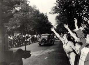 Nationalsozialismus - Kundgebungen, Feiern, Festtage. Durchmarsch der siegreichen Truppen