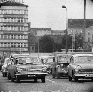 Berlin-Mitte, Alexanderplatz. Straßenverkehr
