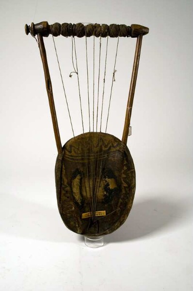 Bowl lyre with flute