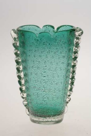 Blaugrüne Vase mit Silberfolie