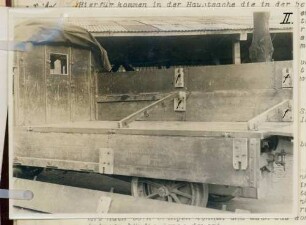 Foto eines Lastkraftwagens mit einer Einrichtung zum Transport von Verwundeten
