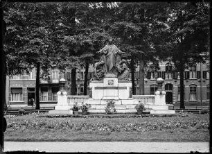 Niederlande, 's-Hertogenbosch. Heilig Hartbeeld (Herz-Jesu-Statue)
