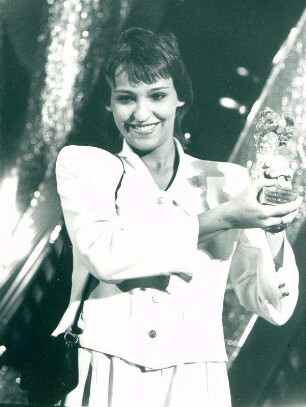 IFF 1987. Preisverleihung. Ana Beatriz Nogueira, Silberner Bär