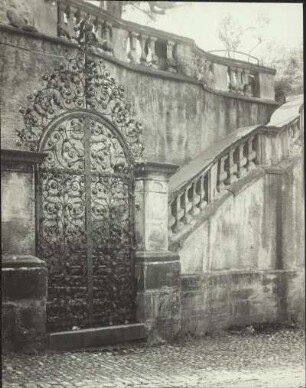 Meersburg am Bodensee. Künstlerisches Portal am "neuen" Schloss (17. Jahrhundert) : Meersburg am Bodensee. Künstlerisches Portal am Neuen Schloss (17. Jahrhundert)
