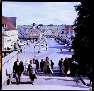 Ottobeuren: Blick von der Treppe zur Basilika auf Marktplatz