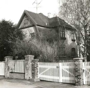 Böhlen-Großdeuben, Mittelstraße 12. Villa (um 1910/1915)