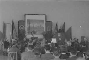 Einweihung des Kulturhauses und Auszeichnung der Aktivisten