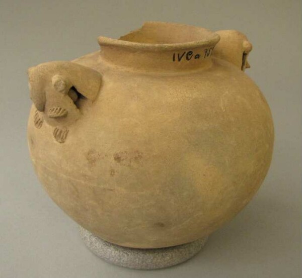 Clay vessel