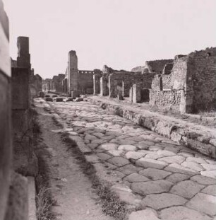 Italien, Pompeji, Straßen mit Natursteinpflaster