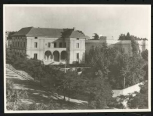 Wohnhaus Kuno Kocherthaler, Madrid: Garten und die Gartenseite