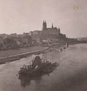 Meißen, Elb-Bagger auf der Elbe mit Blick auf die Stadt mit Burg