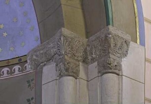 Kämpfer mit Fischmotiv und Ornamentik