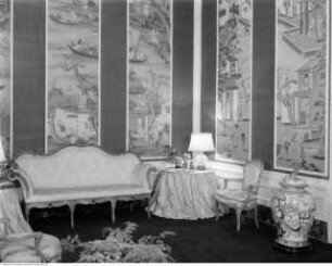 Salon mit chinesischen Wandbespannungen
