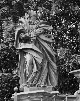 Hohes Kreuz — Trauernde Maria