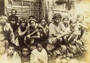 Gruppenbildnis der Igorot (Philippinen-Aufenthalt 1897-1932 - Album Philippinen)