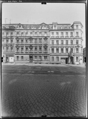 Görlitz-Altstadt, Landeskronstraße. Wohnhäuser mit Laden. Straßenfront