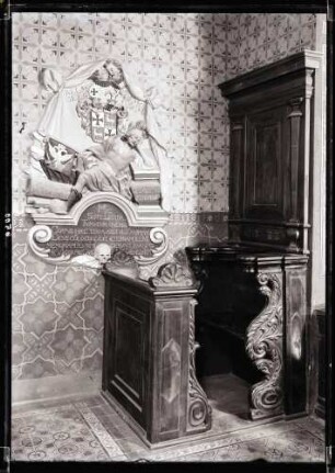 Marienkapelle; Chorgestühl und Grabmal